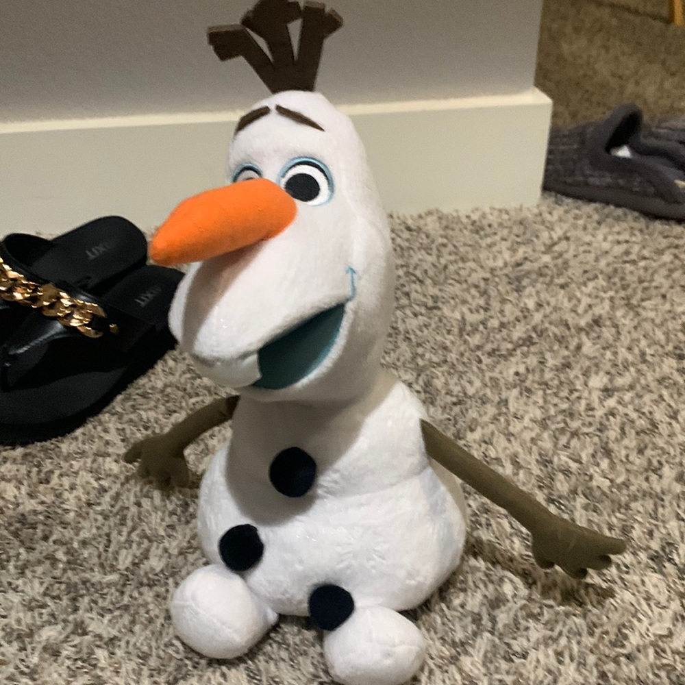 Olaf plushy
